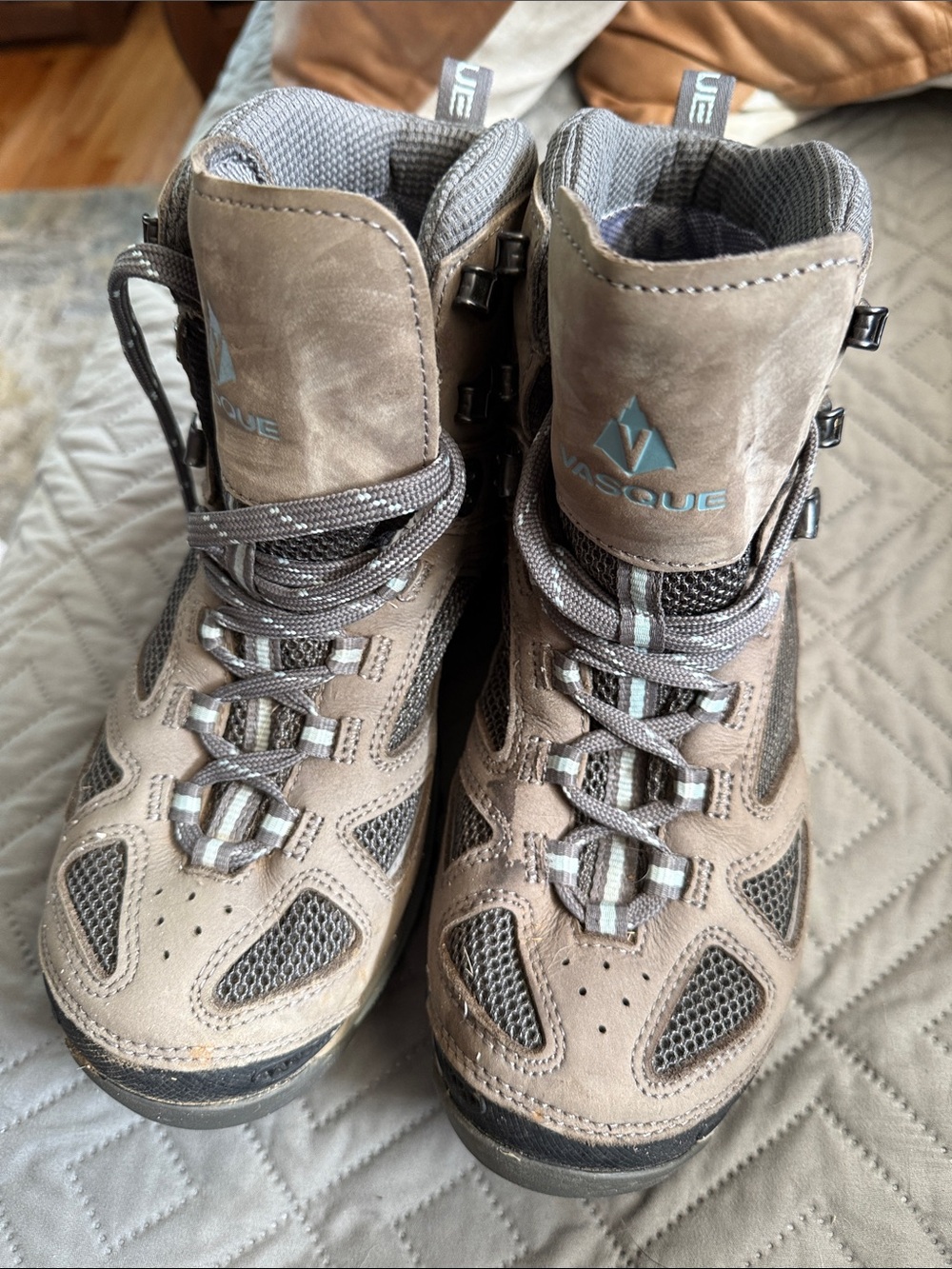 Vasque 7195 Taupe and Gray Hiking Boots Size 10 GUC